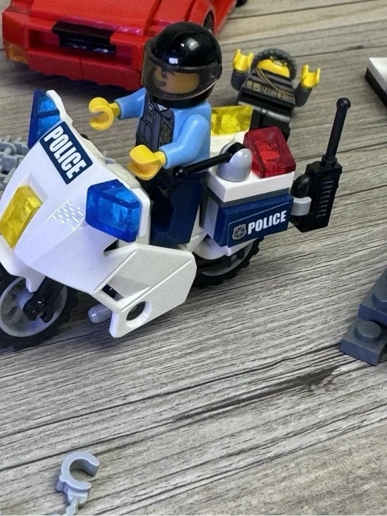 Lego Forest Police Station 4440 High Speed Chase 60138 Fire Car 30221
Minifigure - Picture 14 of 16